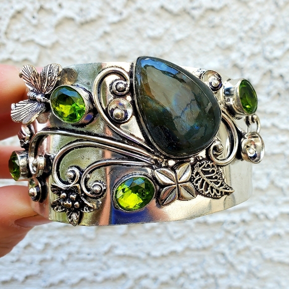 New Labradorite & Peridot 925 Silver Butterfly & Flowers Cuff Bracelet. - Picture 5 of 16